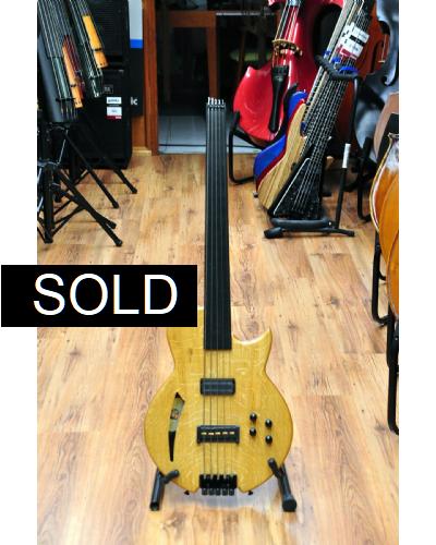 Chris Larkin ASAPDB5 Headless fretless Bass